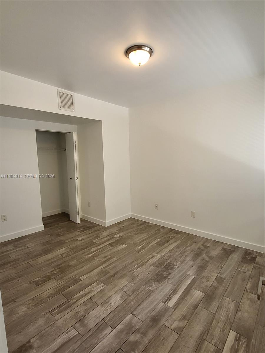 551/557 MICHIGAN CONDO - Residential Lease