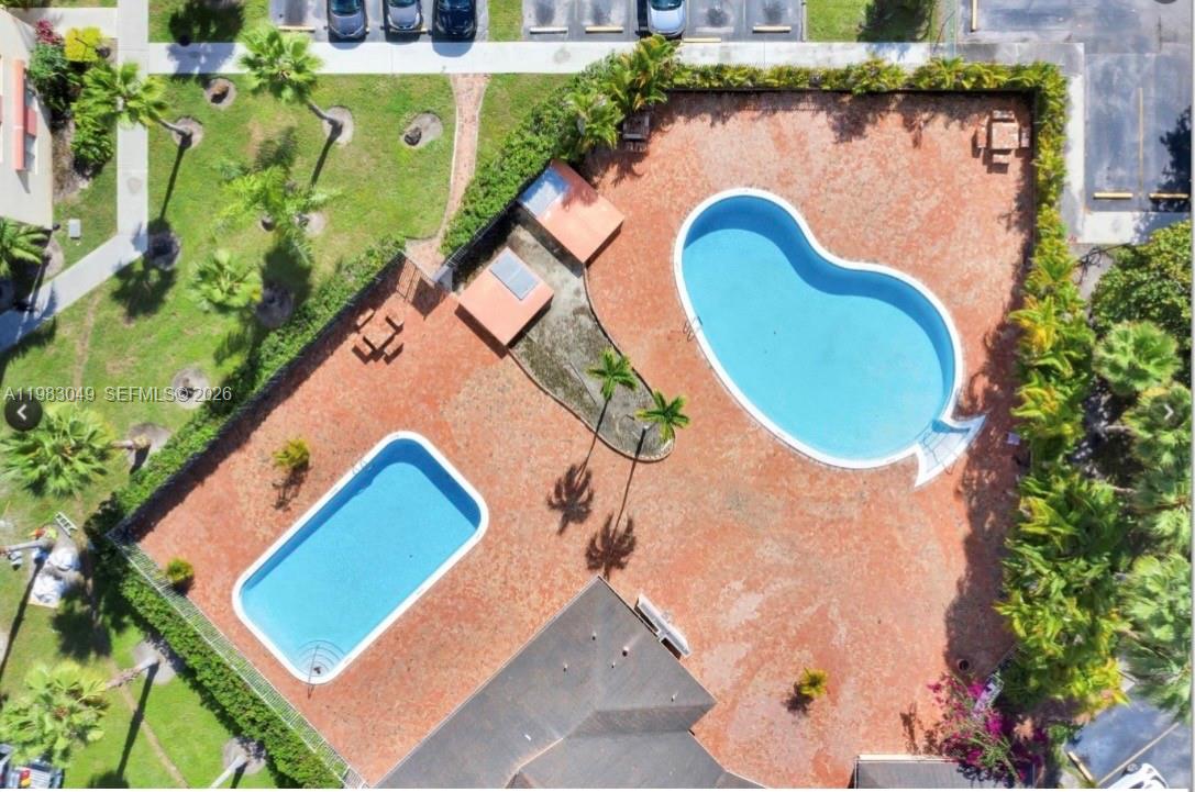 DADELAND PLACE CONDO - Residential