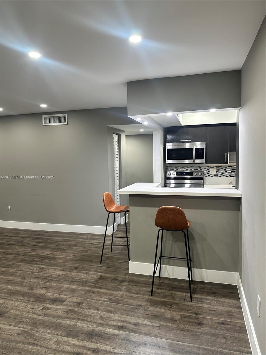 9449 SW 76th St T5