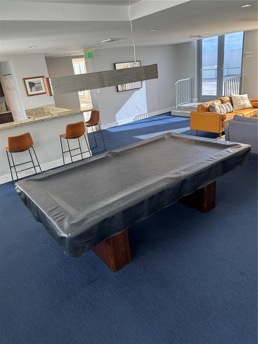 HOLLYWOOD STATION RES CON - Residential Lease