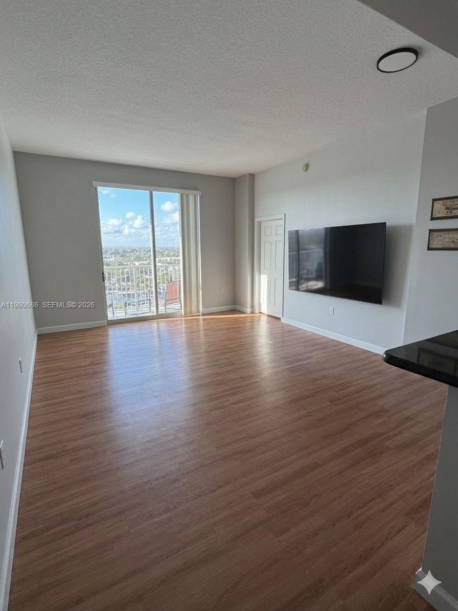 HOLLYWOOD STATION RES CON - Residential Lease