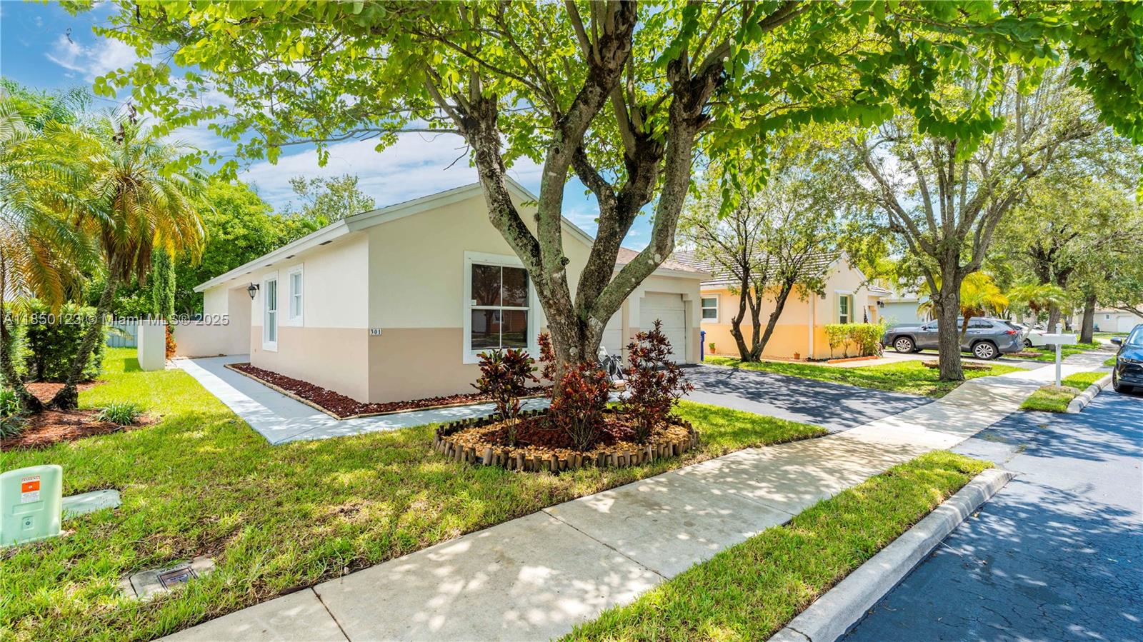 CHAPEL TRAIL REPLAT - Residential