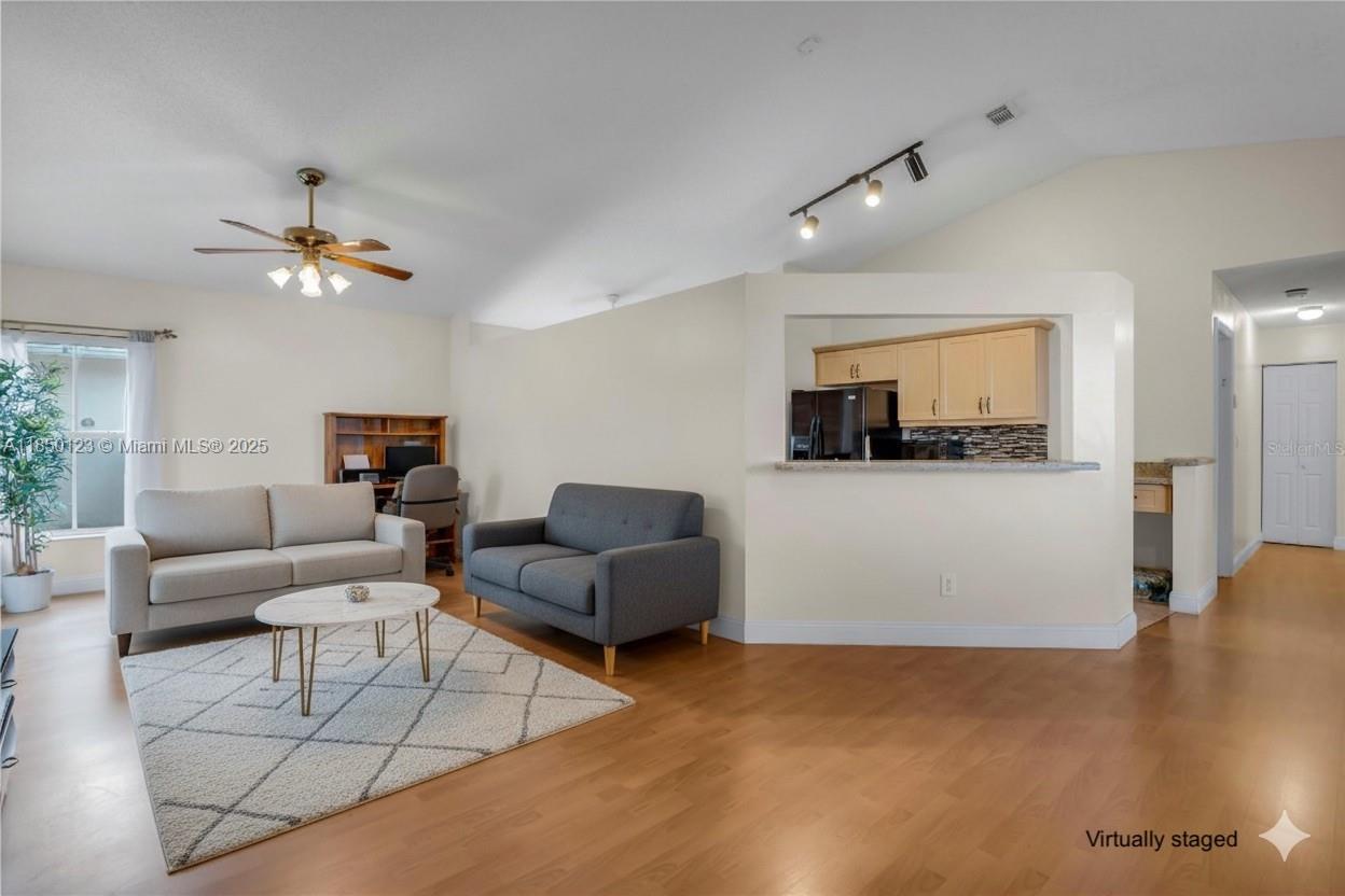 CHAPEL TRAIL REPLAT - Residential