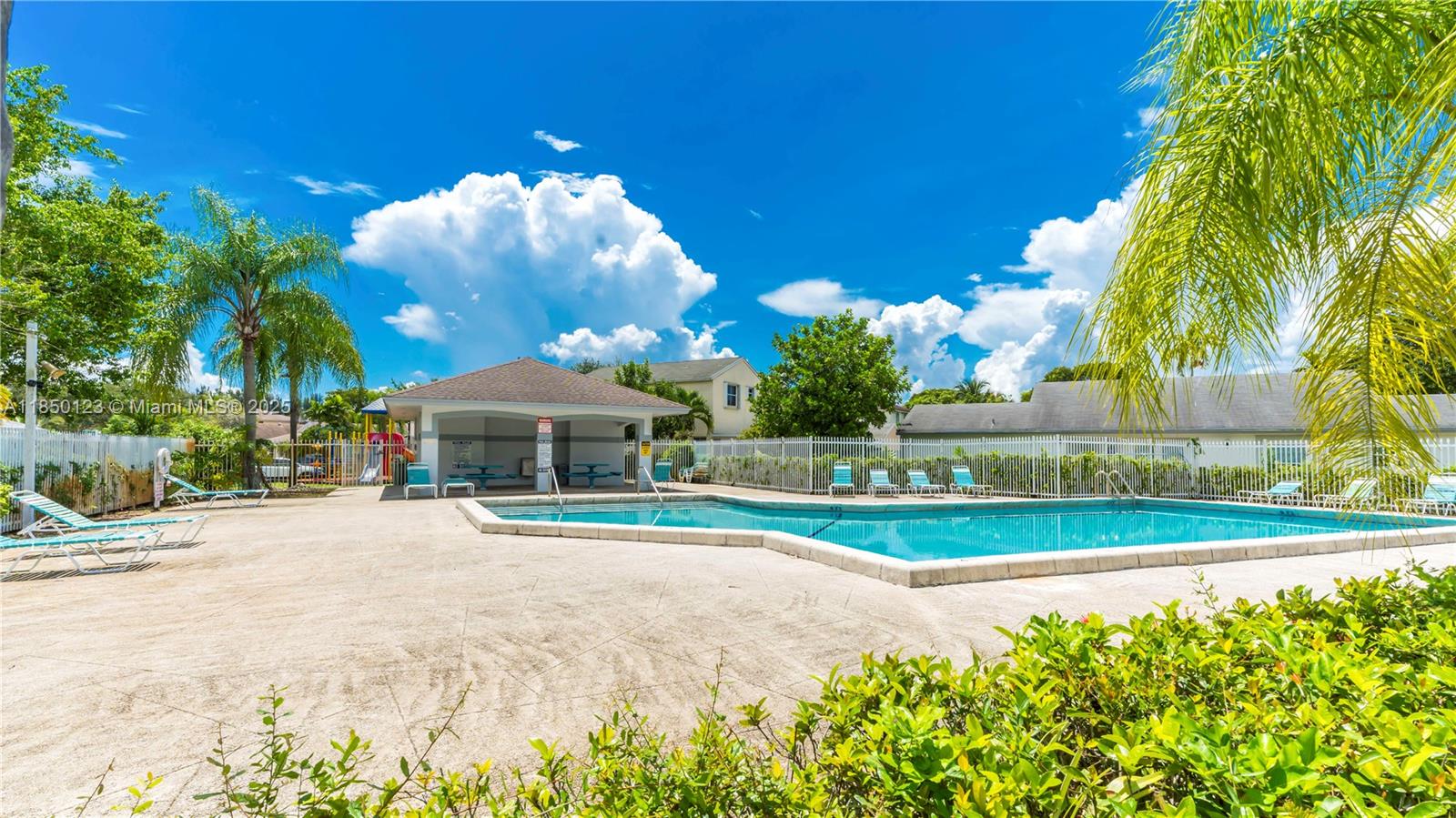 CHAPEL TRAIL REPLAT - Residential