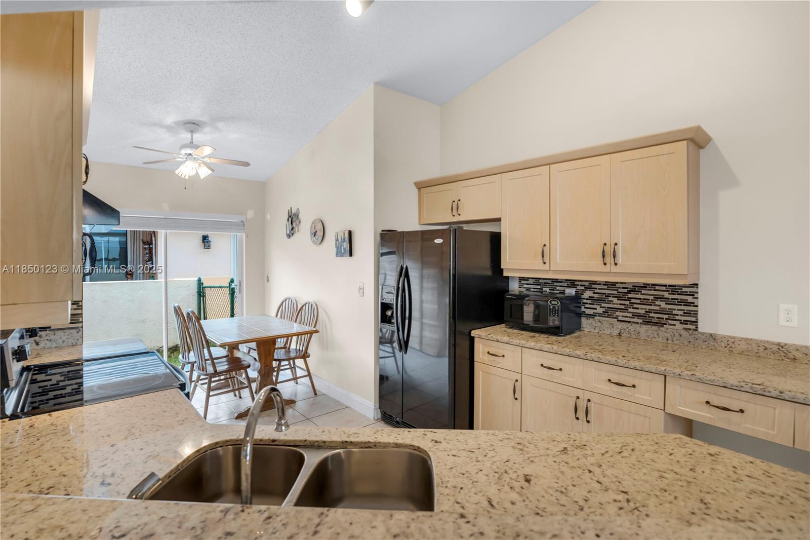 CHAPEL TRAIL REPLAT - Residential