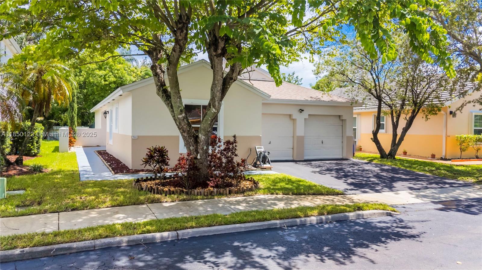 CHAPEL TRAIL REPLAT - Residential