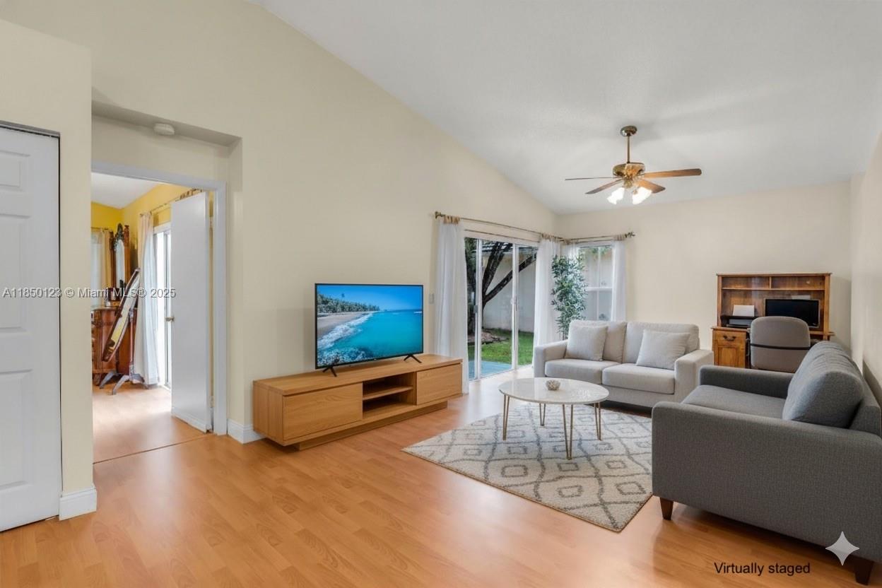 CHAPEL TRAIL REPLAT - Residential