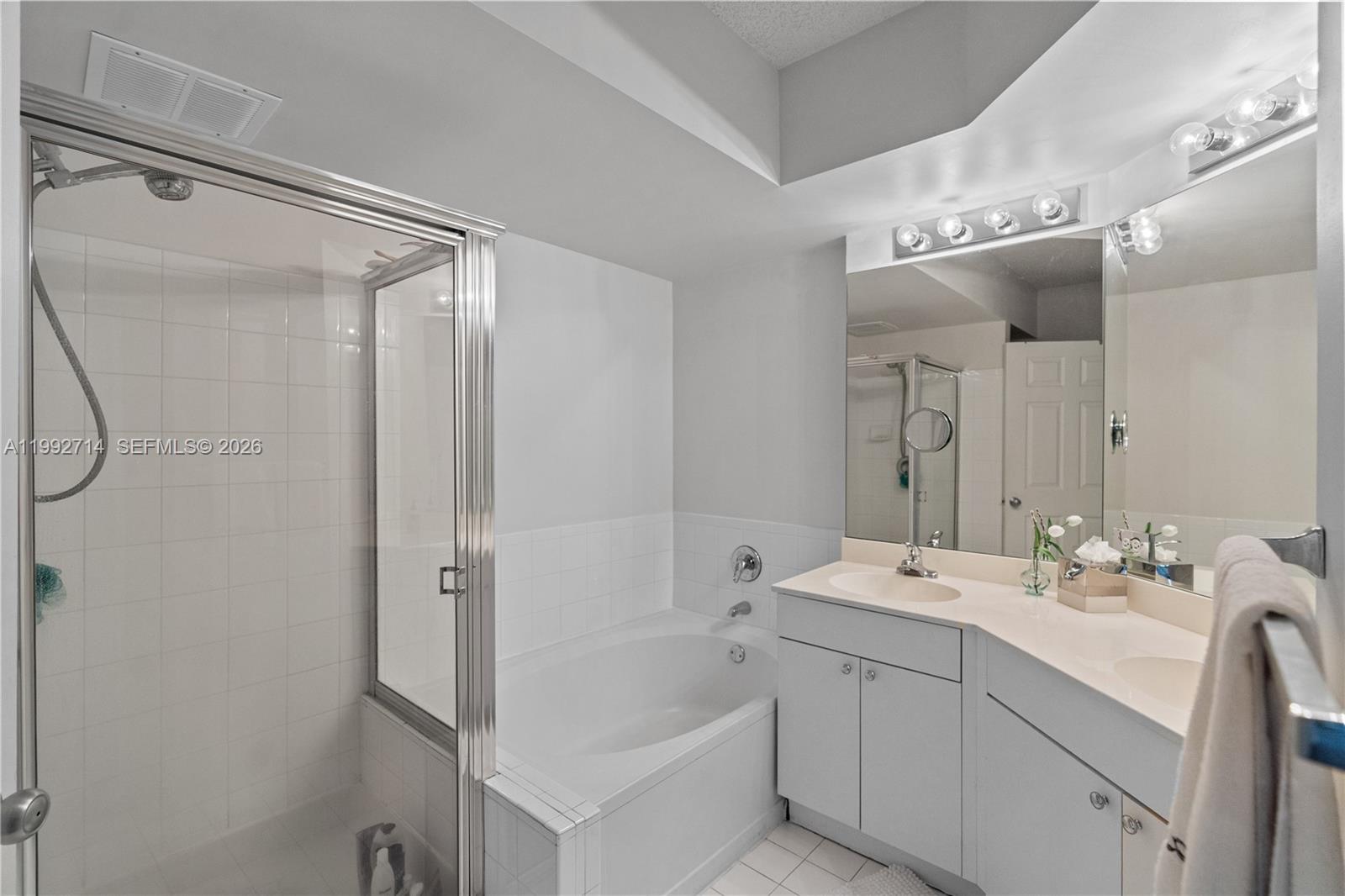 PORTO BELLAGIO CONDO - Residential