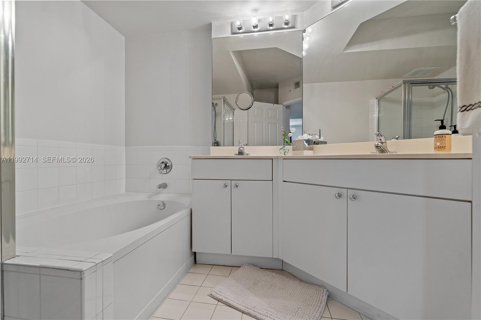 PORTO BELLAGIO CONDO - Residential