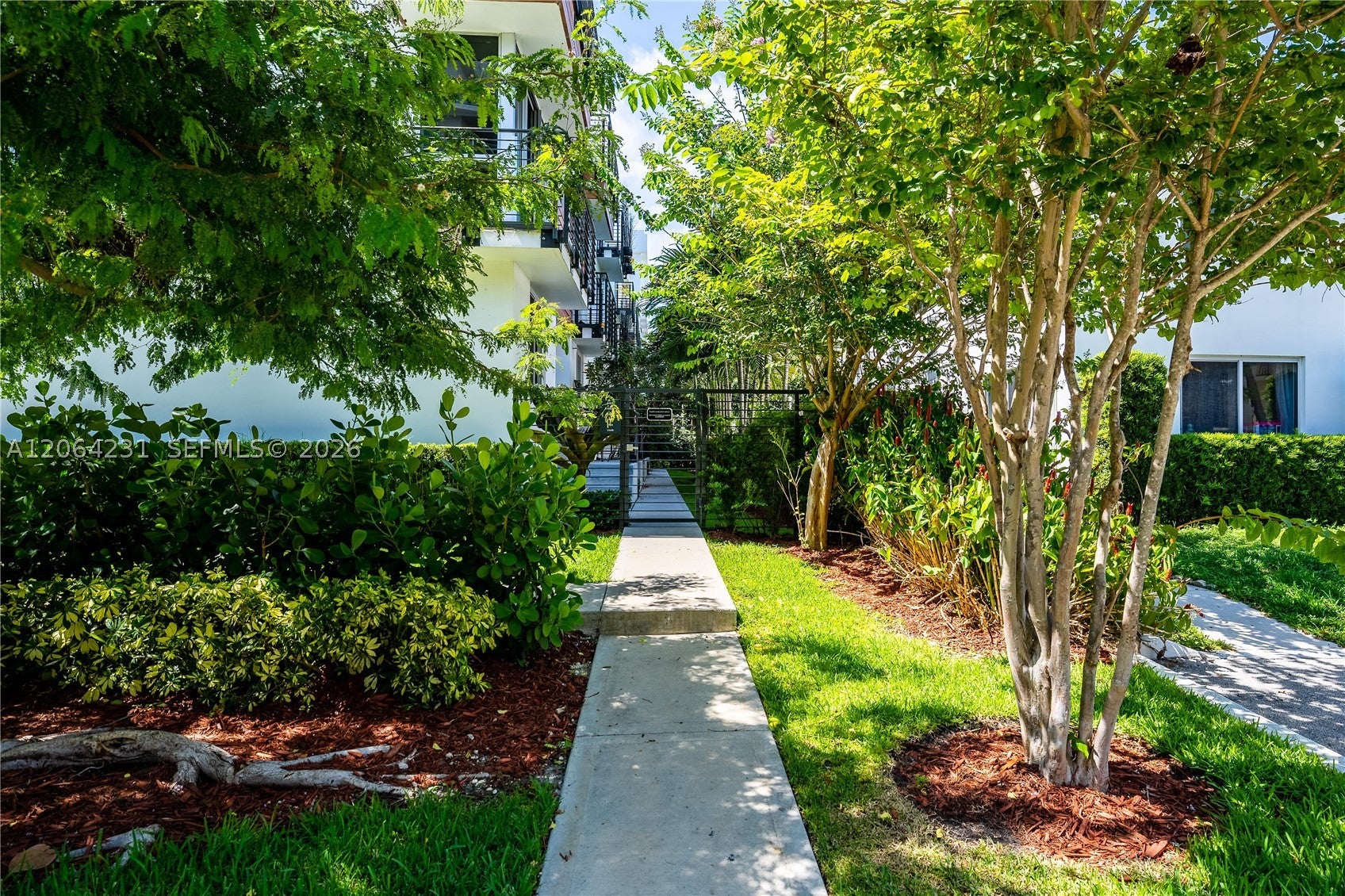 1153 101st St 1153
