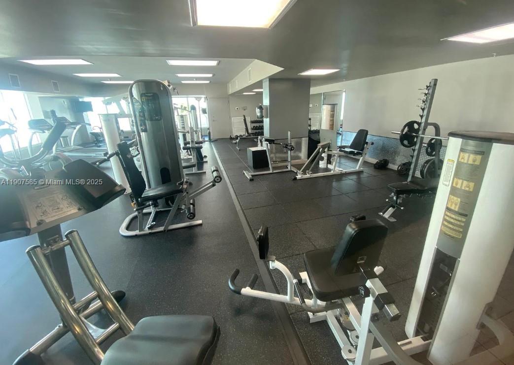 1800 BISCAYNE PLAZA CONDO - Residential