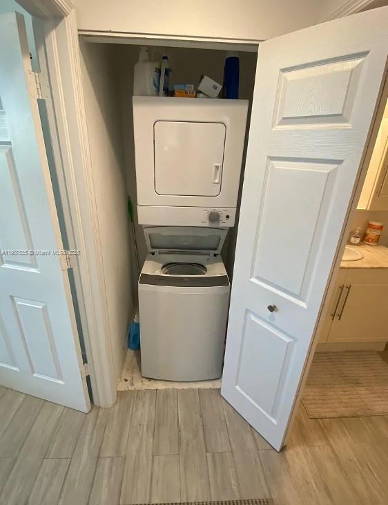 1800 BISCAYNE PLAZA CONDO - Residential