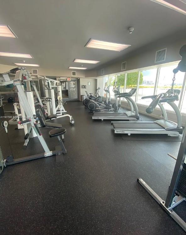 1800 BISCAYNE PLAZA CONDO - Residential