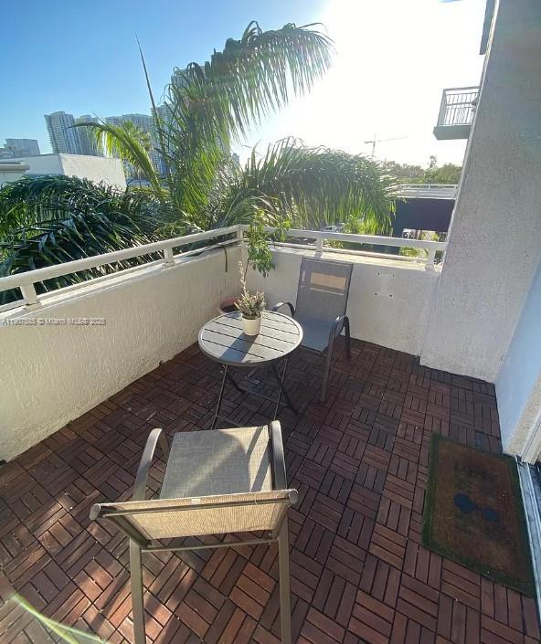 1800 BISCAYNE PLAZA CONDO - Residential