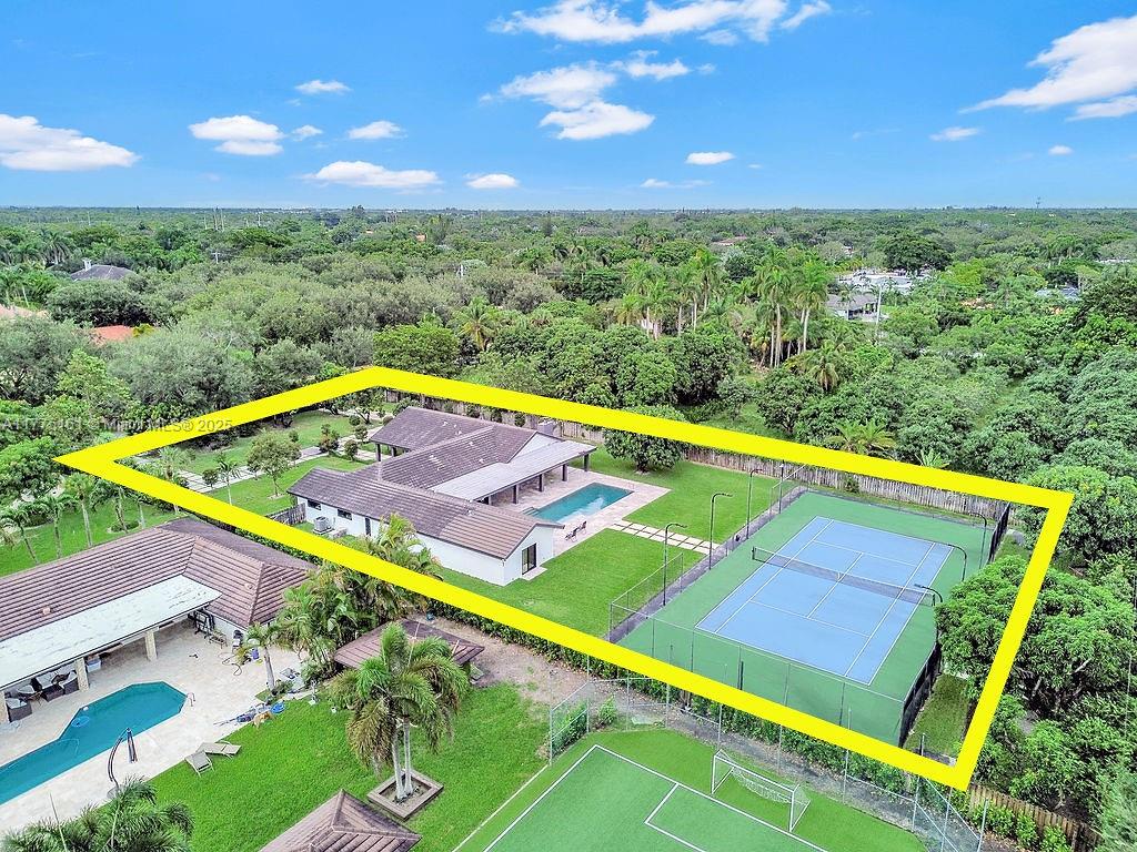 MONTGOMERY GROVES ESTATES - Residential