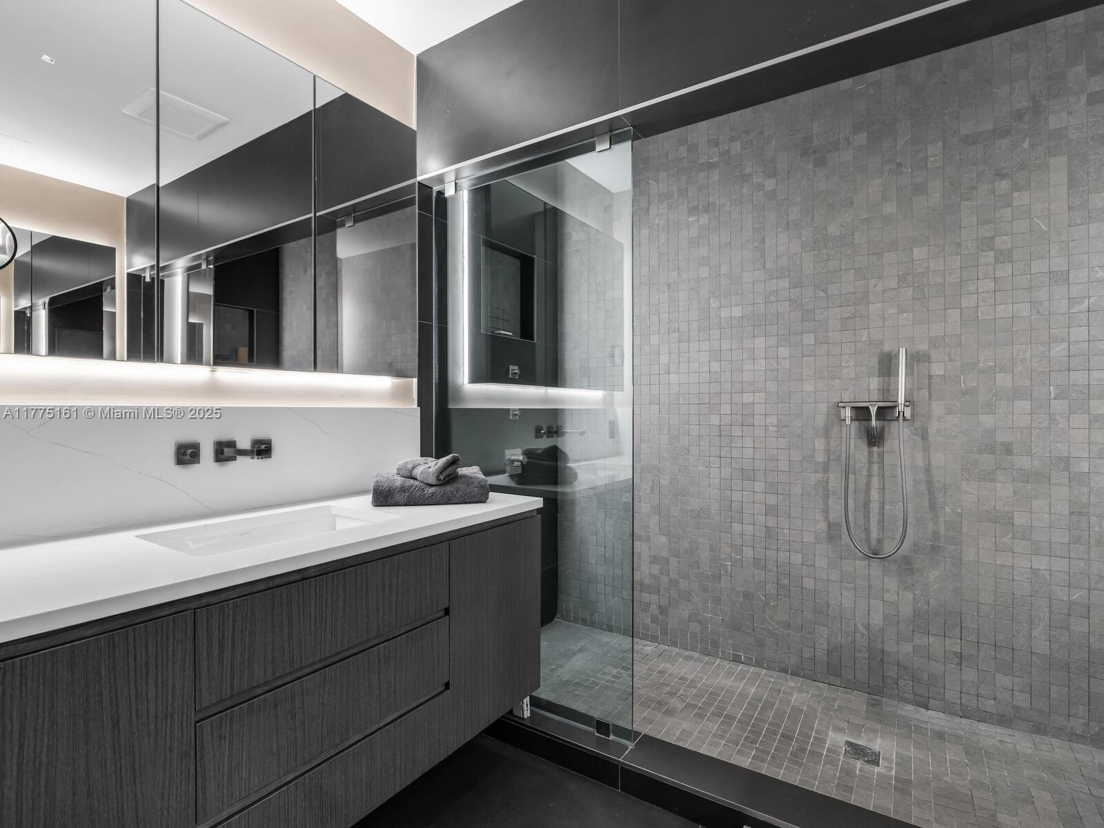 MONTGOMERY GROVES ESTATES - Residential