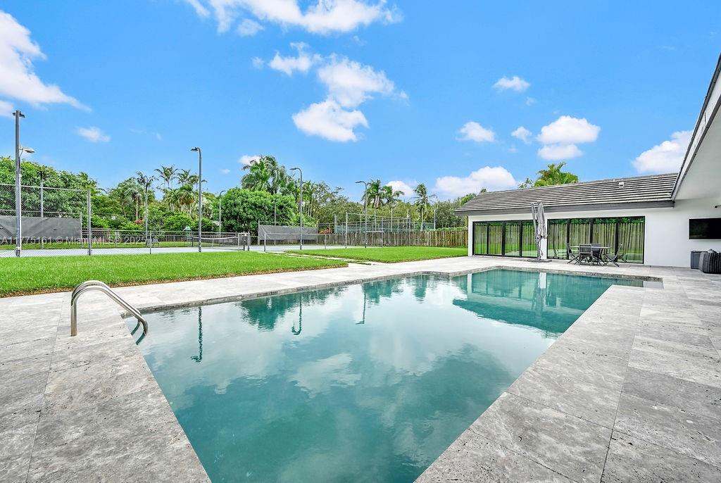 MONTGOMERY GROVES ESTATES - Residential