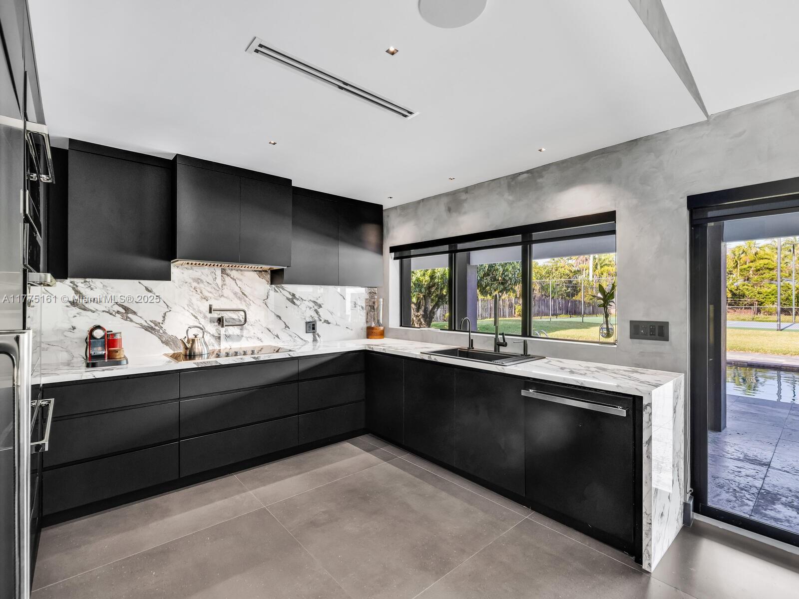 MONTGOMERY GROVES ESTATES - Residential