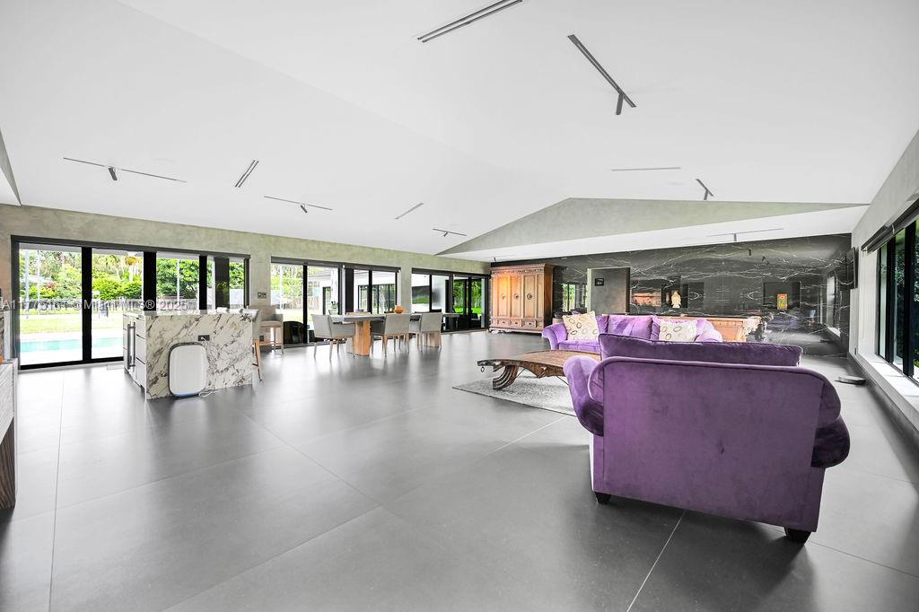 MONTGOMERY GROVES ESTATES - Residential