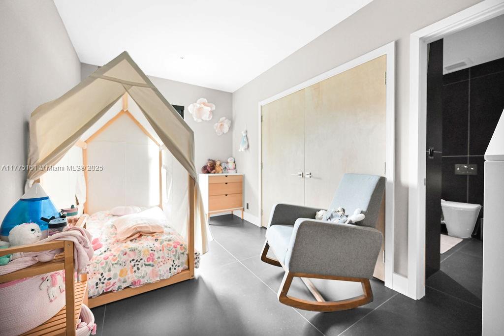 MONTGOMERY GROVES ESTATES - Residential