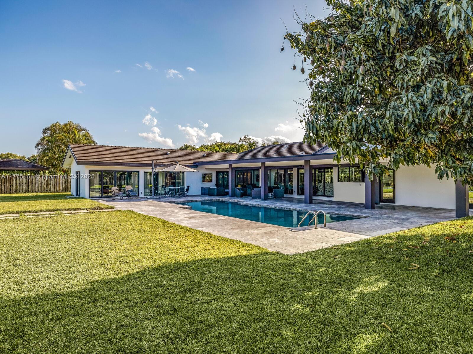 MONTGOMERY GROVES ESTATES - Residential