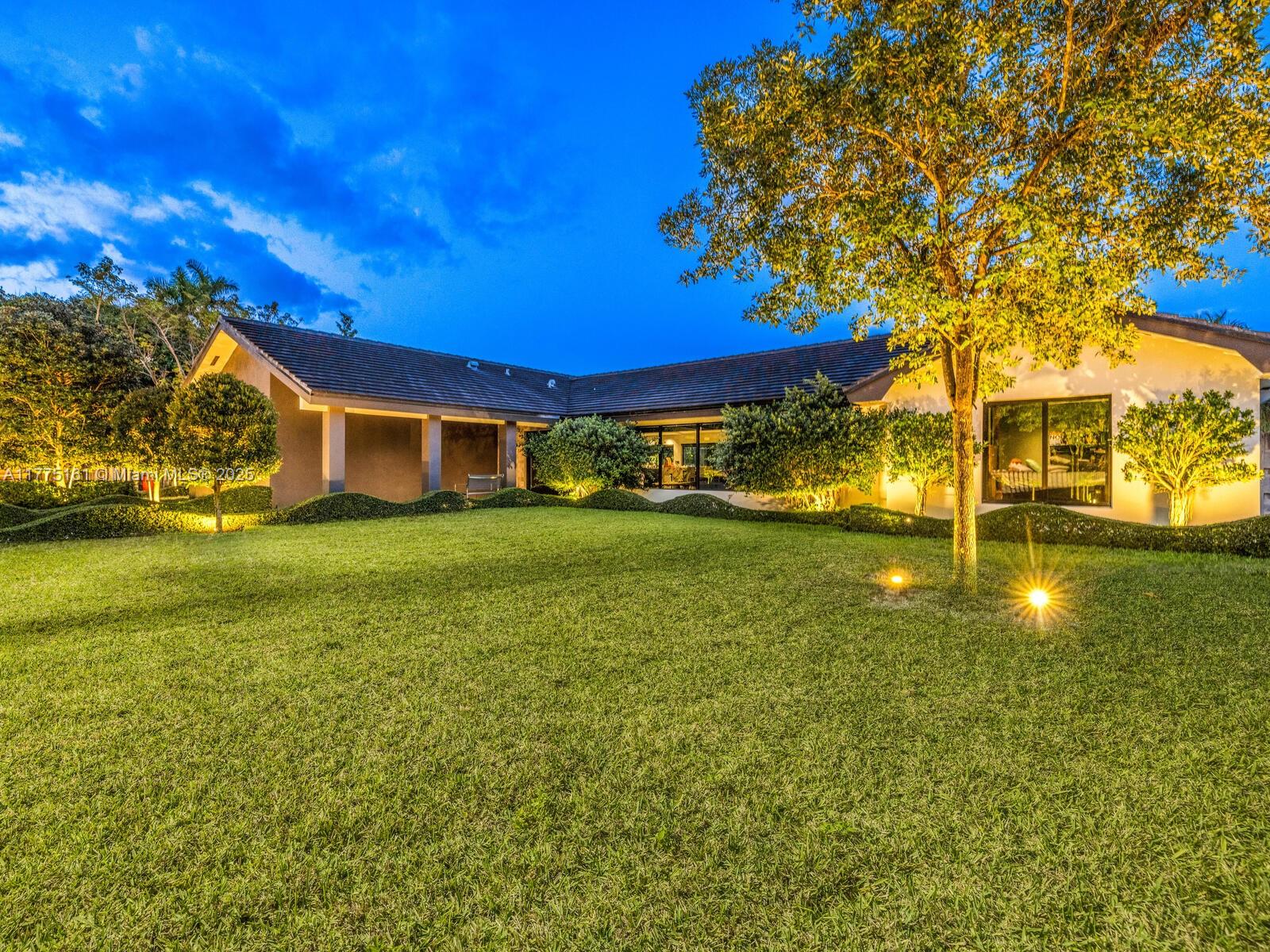 MONTGOMERY GROVES ESTATES - Residential