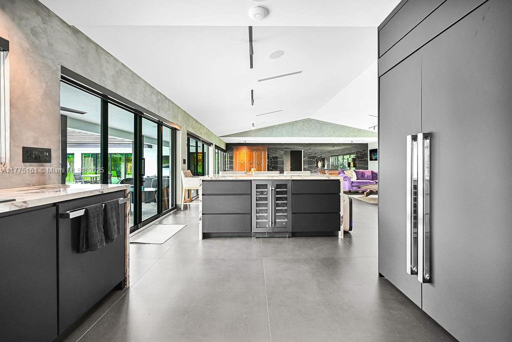 MONTGOMERY GROVES ESTATES - Residential