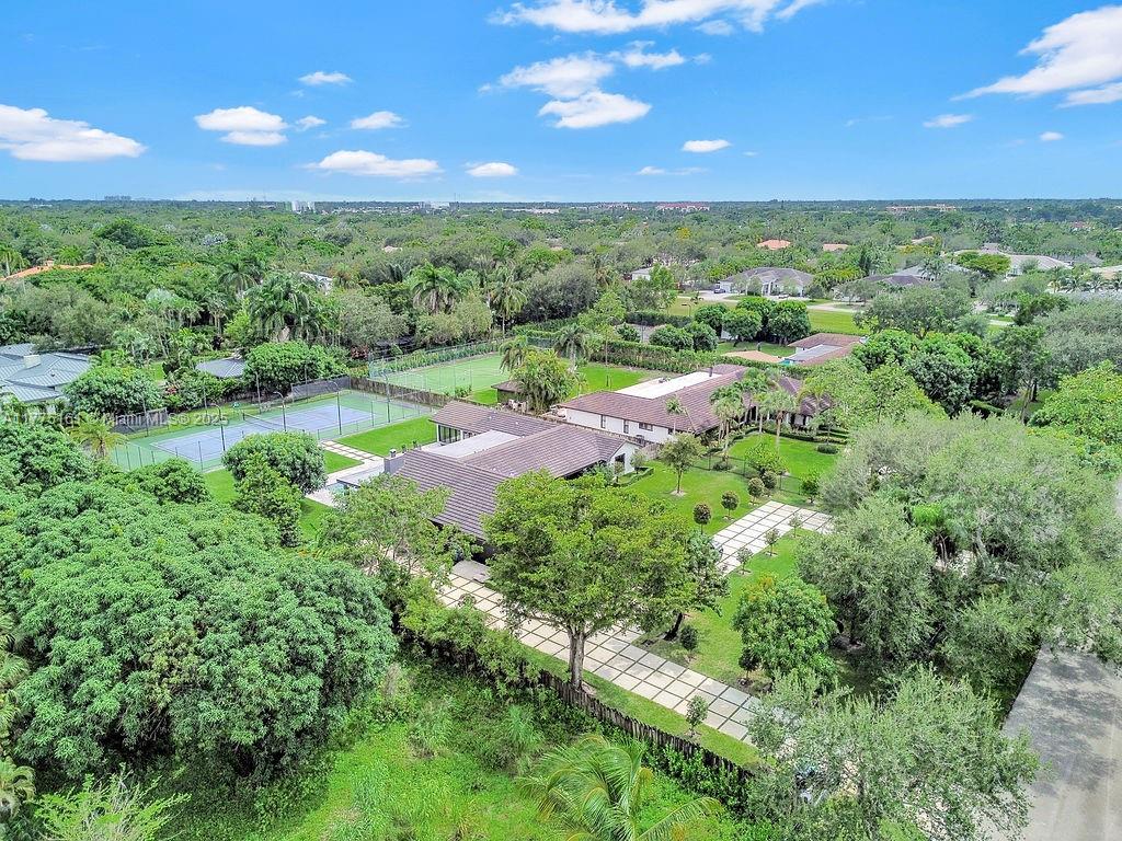 MONTGOMERY GROVES ESTATES - Residential