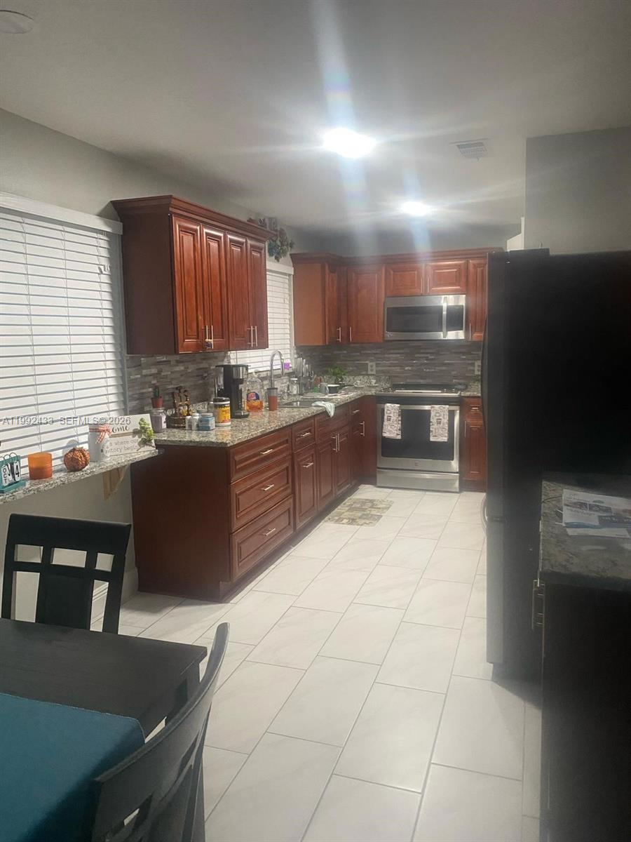 ROYAL OAKS Ph 1 - Residential