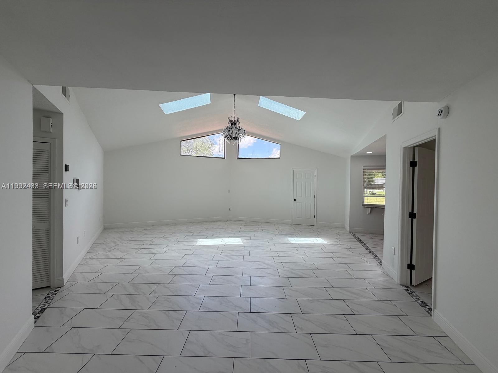 ROYAL OAKS Ph 1 - Residential