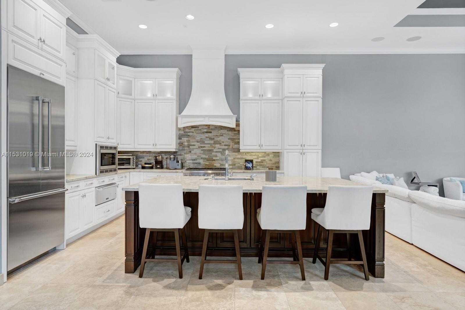 ROYAL PALM YACHT & COUNTR - Residential