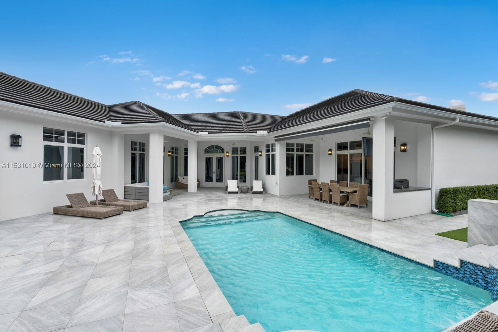 ROYAL PALM YACHT & COUNTR - Residential