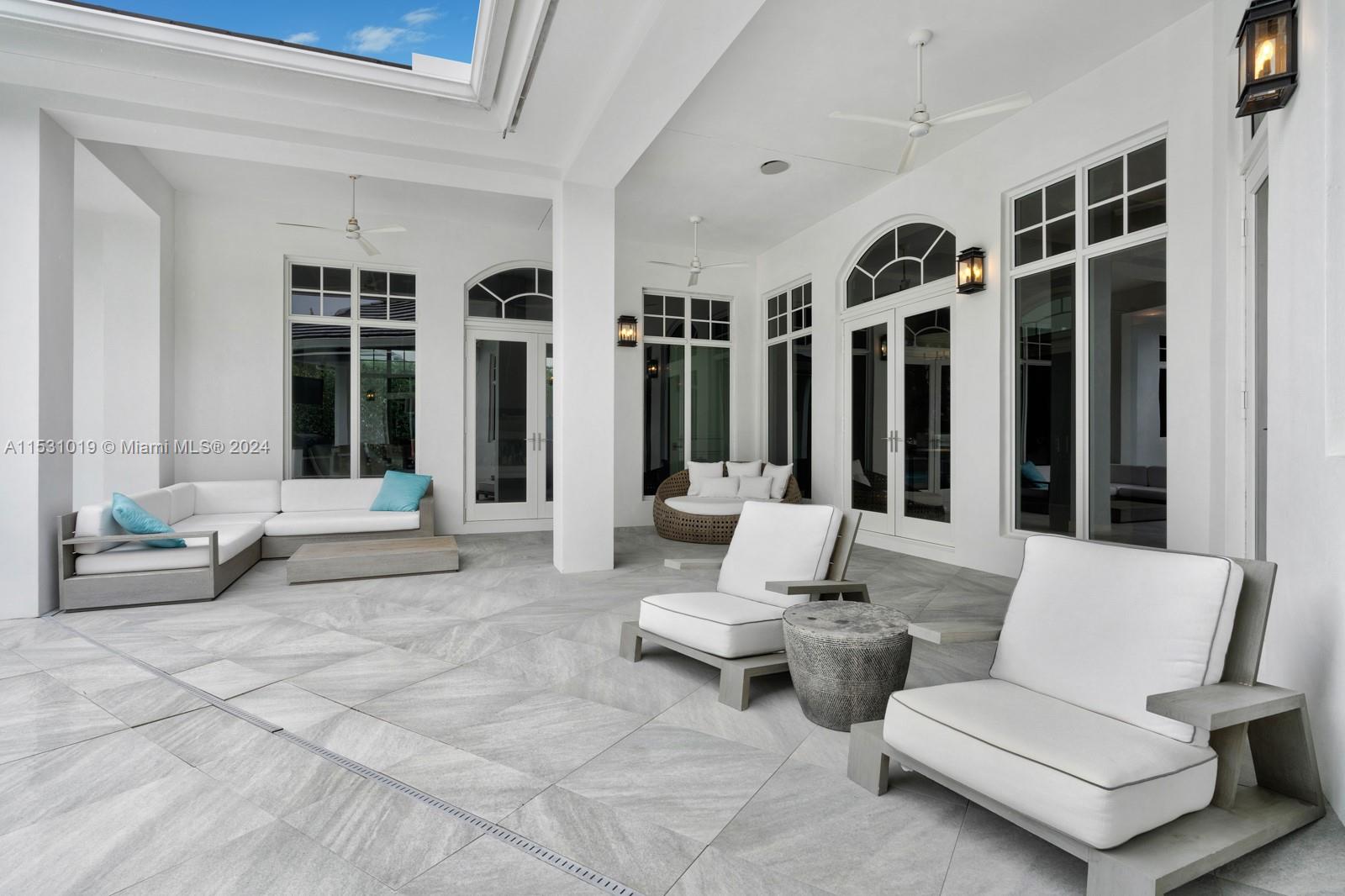 ROYAL PALM YACHT & COUNTR - Residential