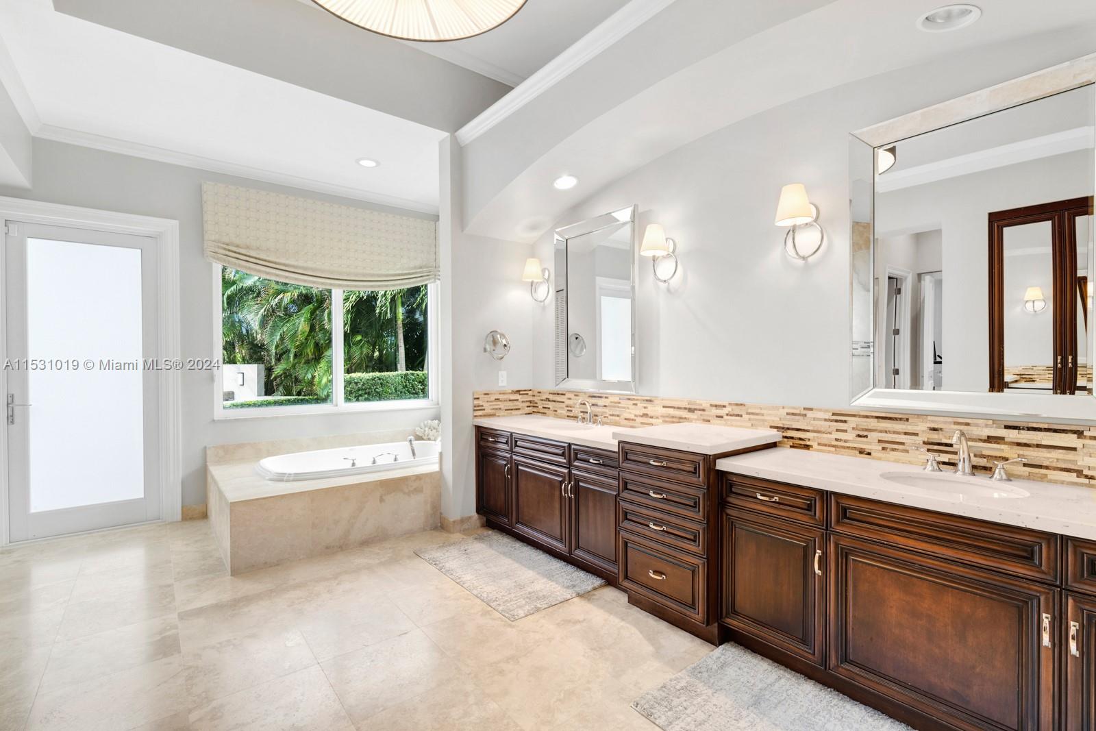 ROYAL PALM YACHT & COUNTR - Residential