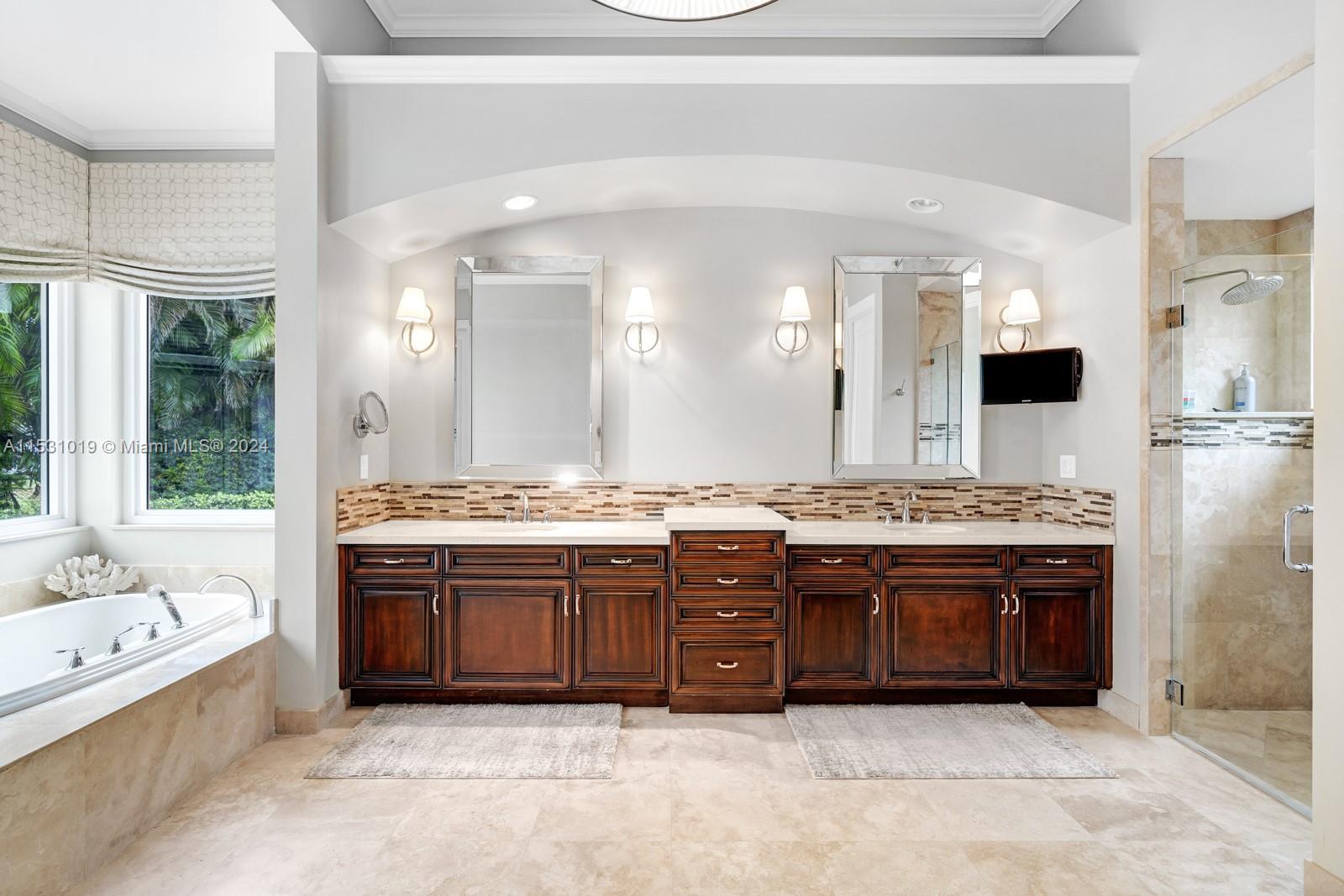 ROYAL PALM YACHT & COUNTR - Residential