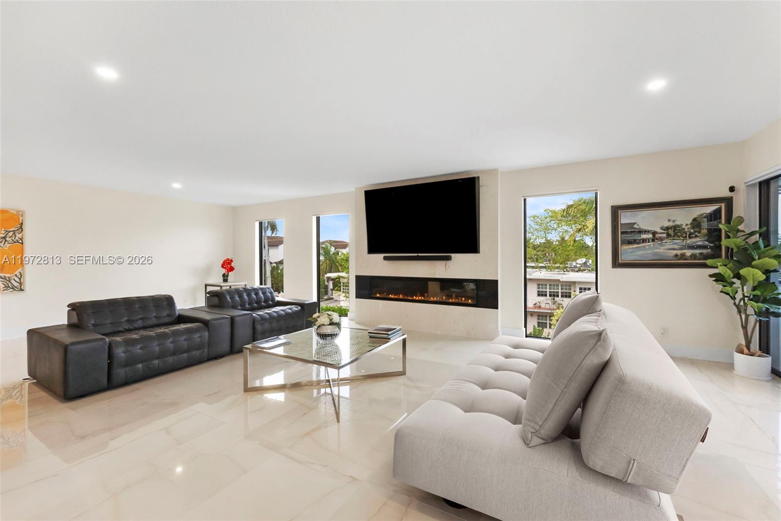 76 Isle Of Venice Dr H