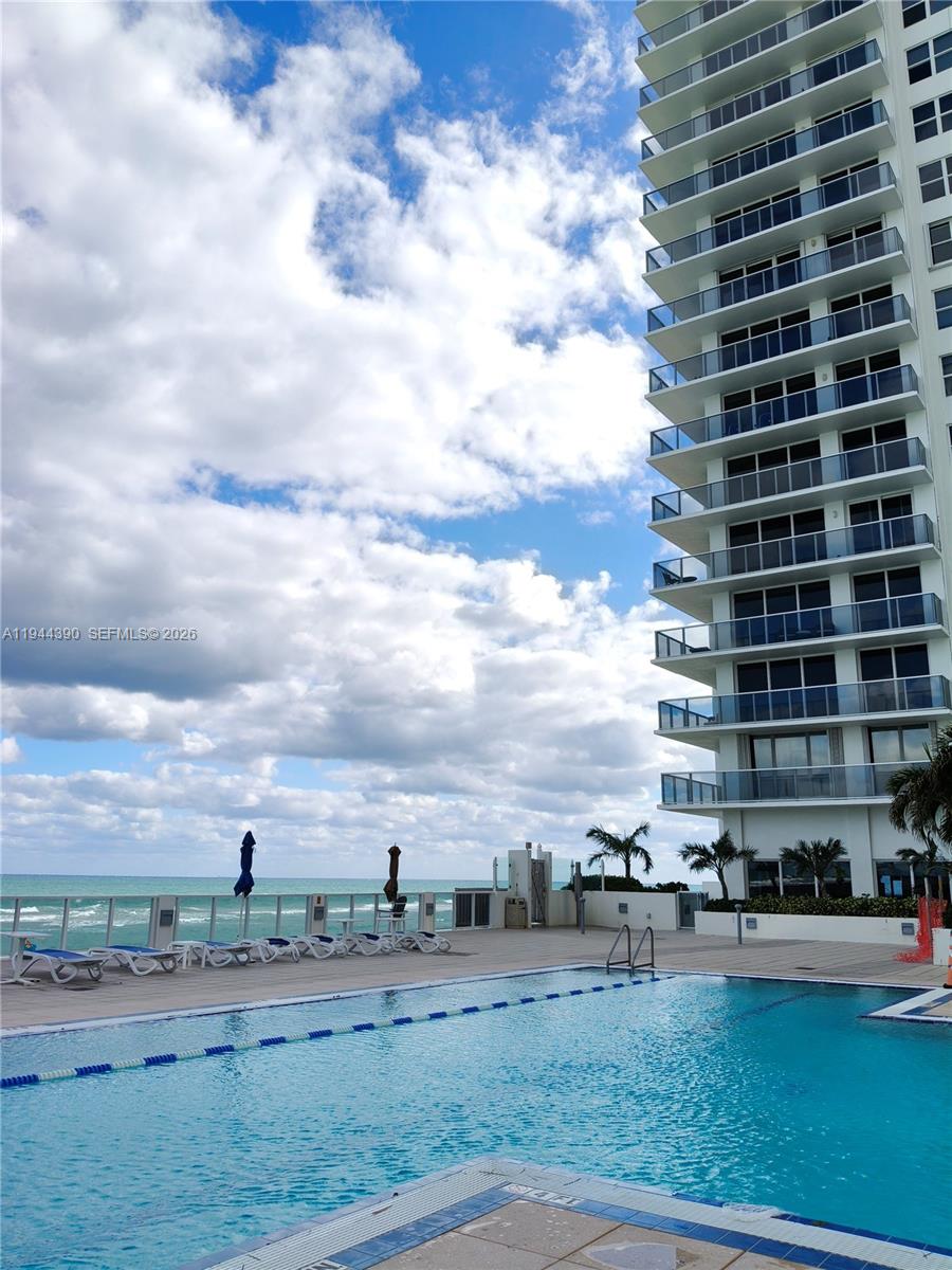 AQUARIUS CONDO - Residential