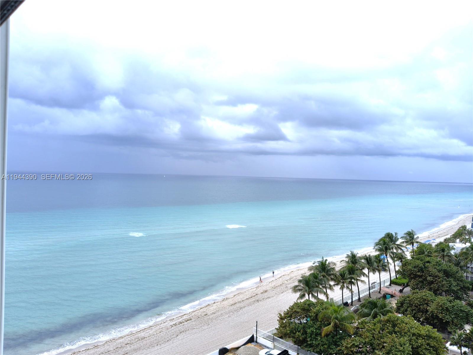 AQUARIUS CONDO - Residential