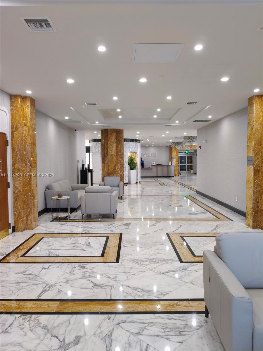 AQUARIUS CONDO - Residential