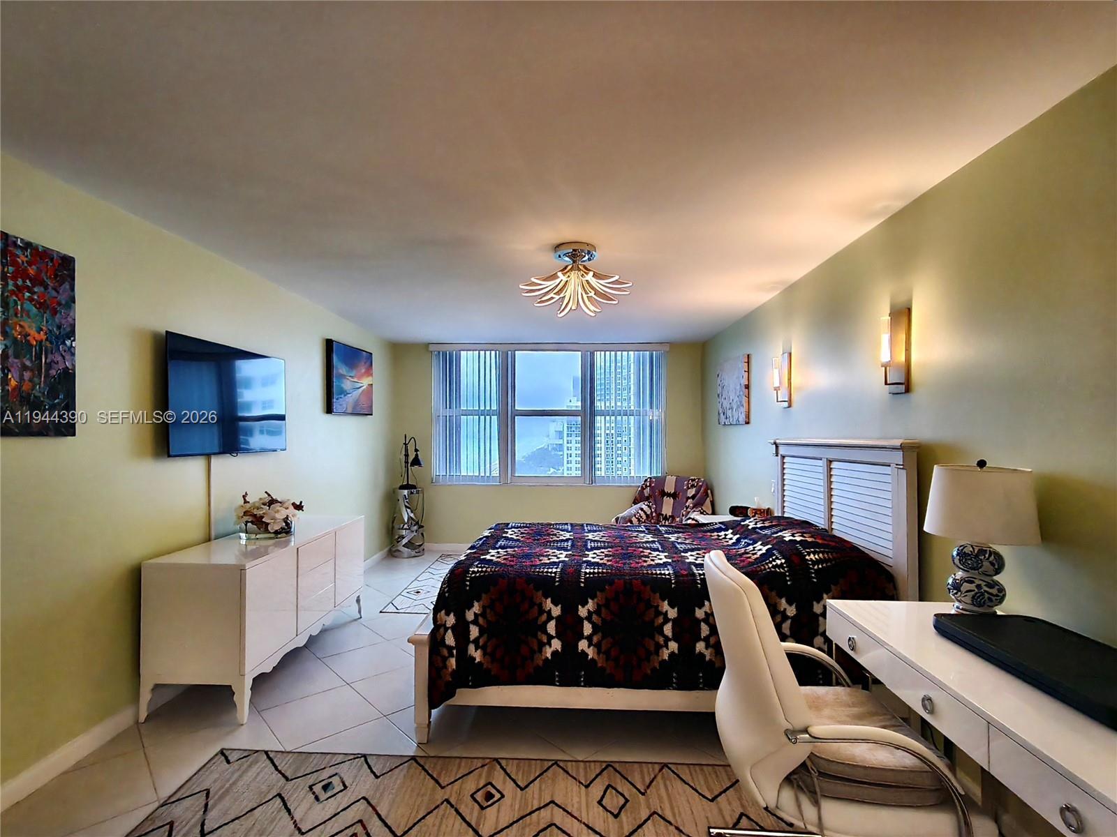 AQUARIUS CONDO - Residential