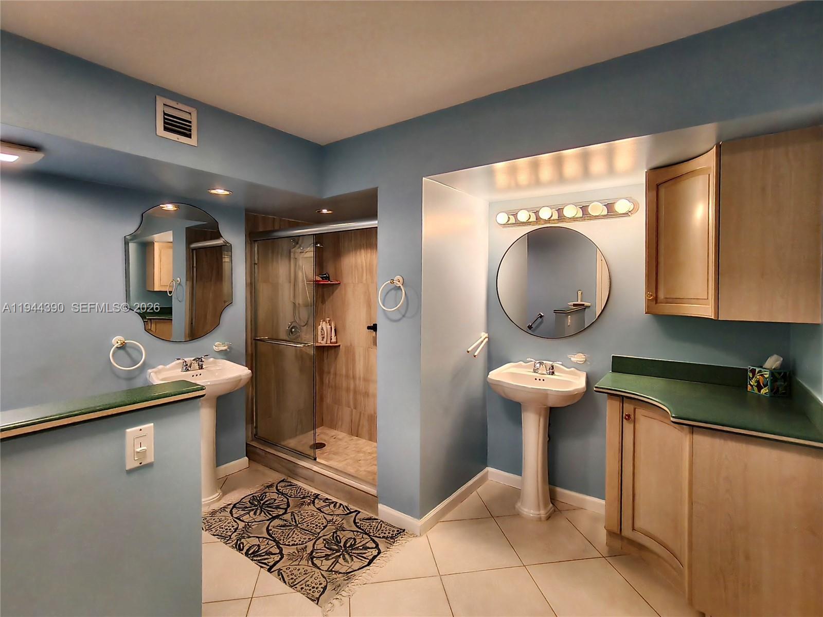 AQUARIUS CONDO - Residential