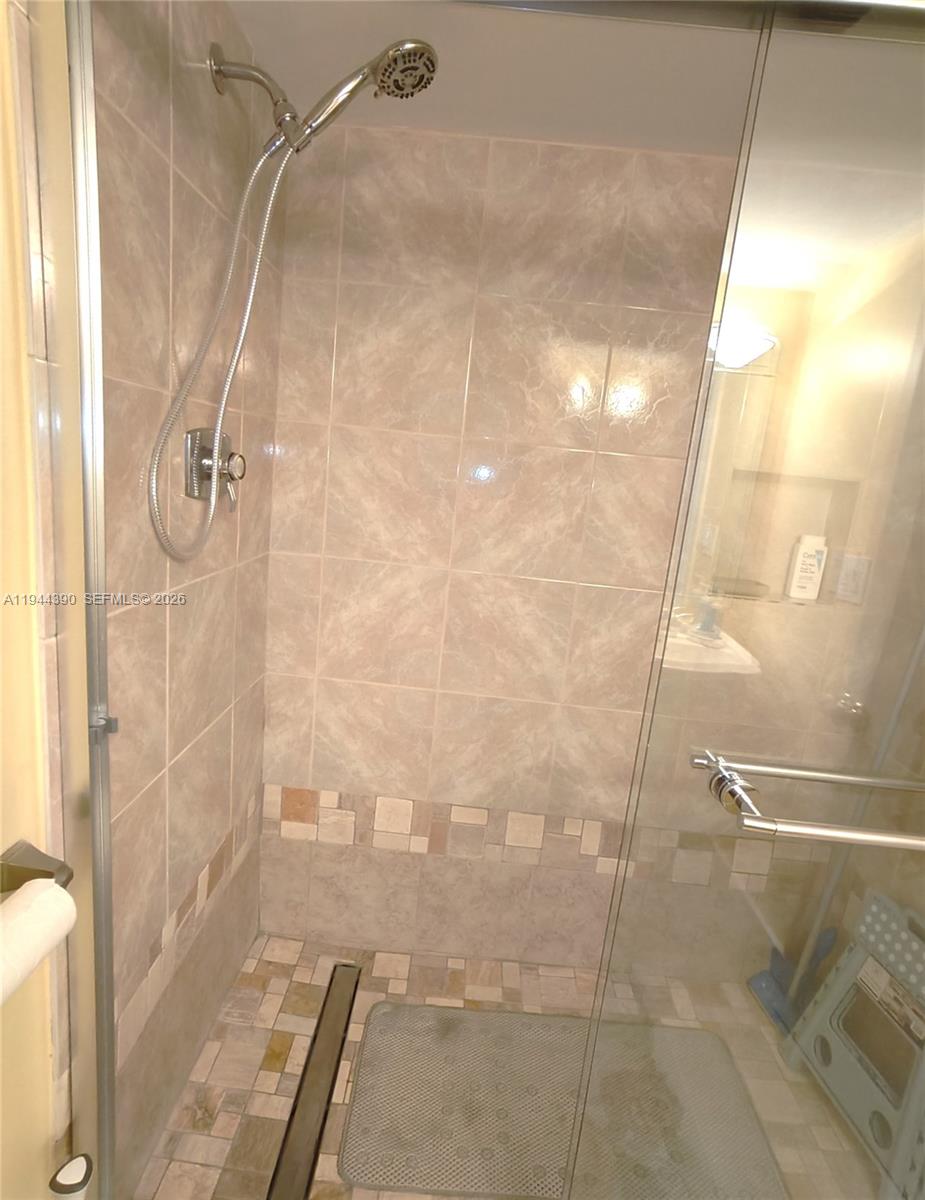 AQUARIUS CONDO - Residential