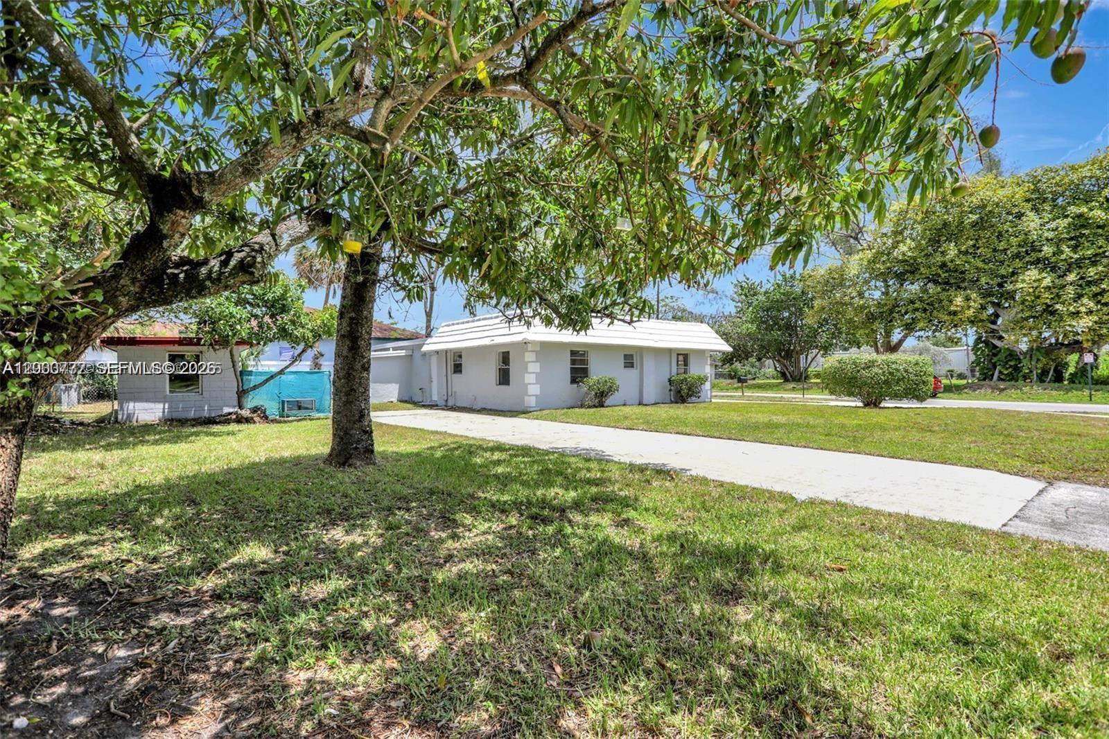 MIDDLE RIVER GARDENS - Residential Lease