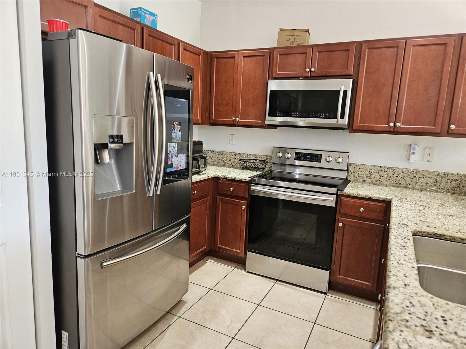 9001 Sw 227th St 4, Cutler Bay, Miami-Dade County, Florida - 3 Bedrooms  
3 Bathrooms - 