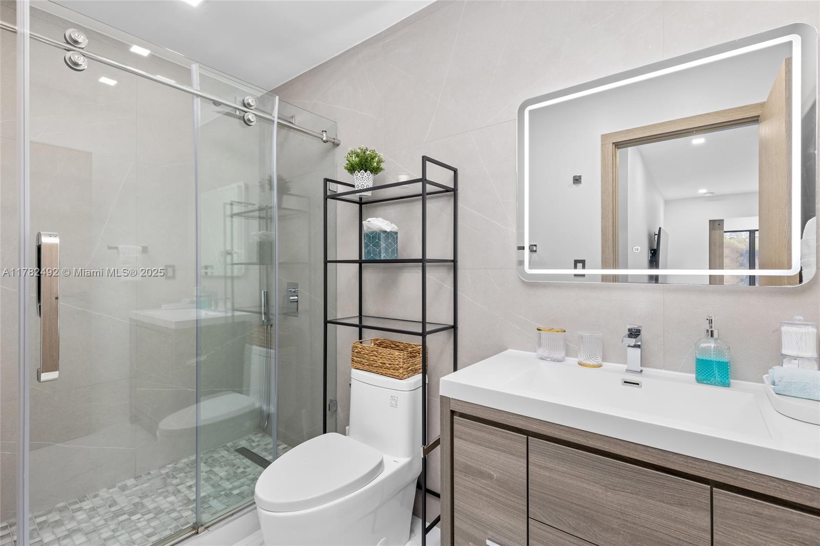 LANDINGS FIRST SEC - Residential