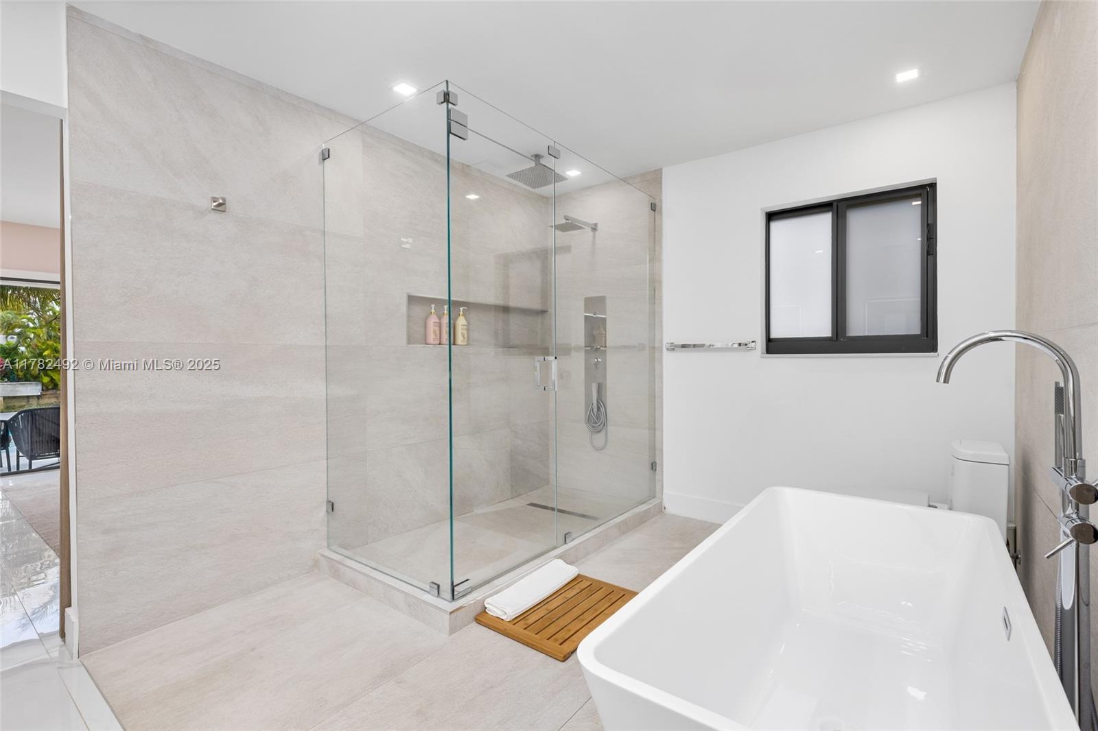 LANDINGS FIRST SEC - Residential