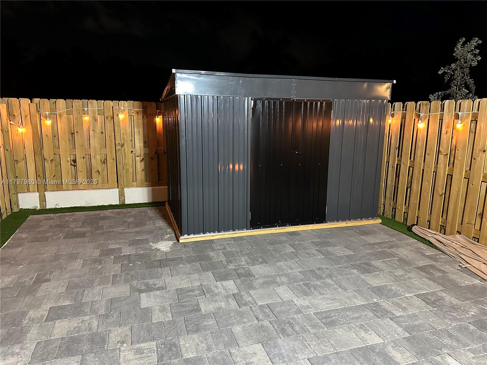 PARADISE PINES - Residential