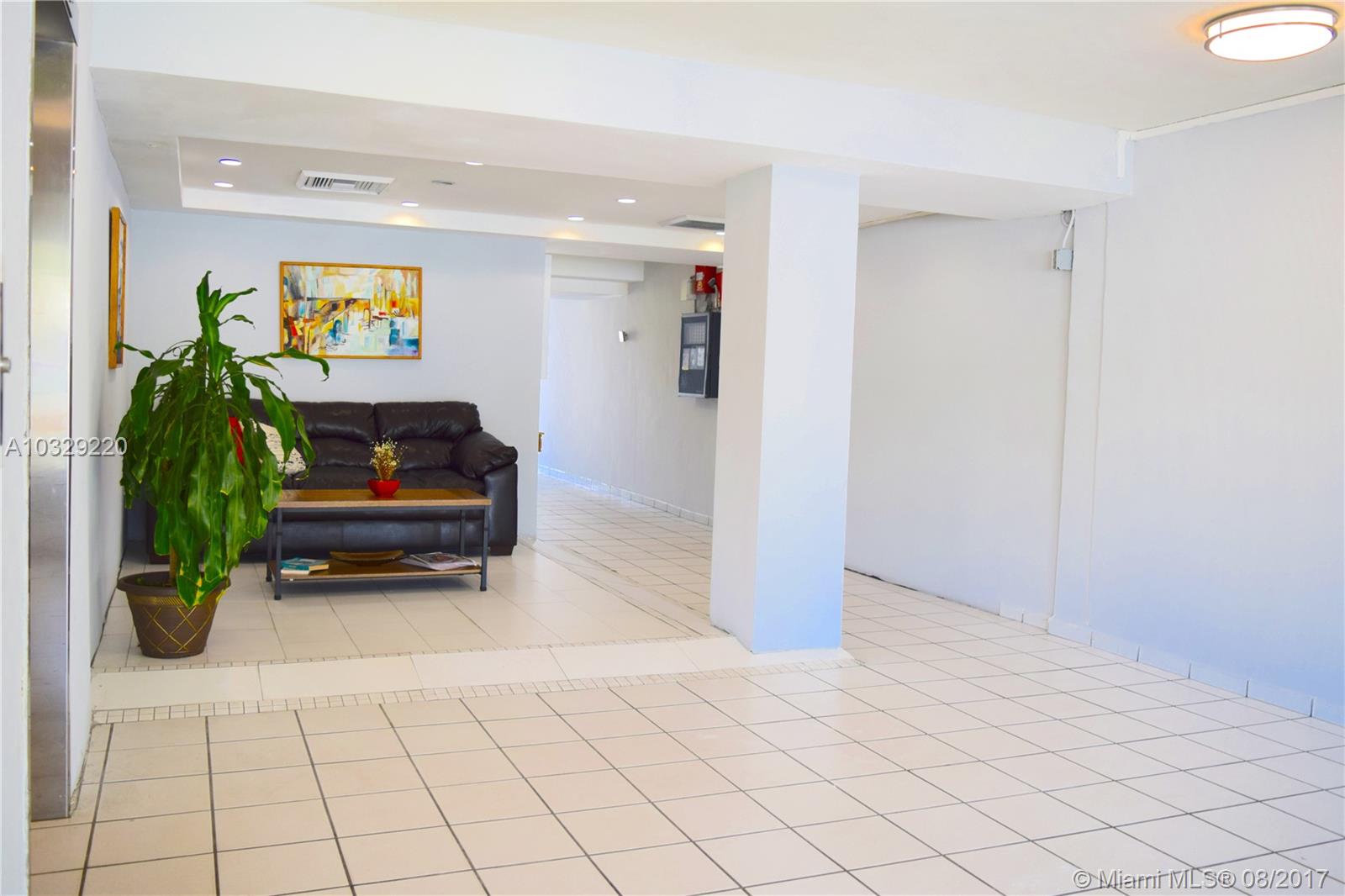 THE ISLANDER CLUB CONDO - Residential Lease