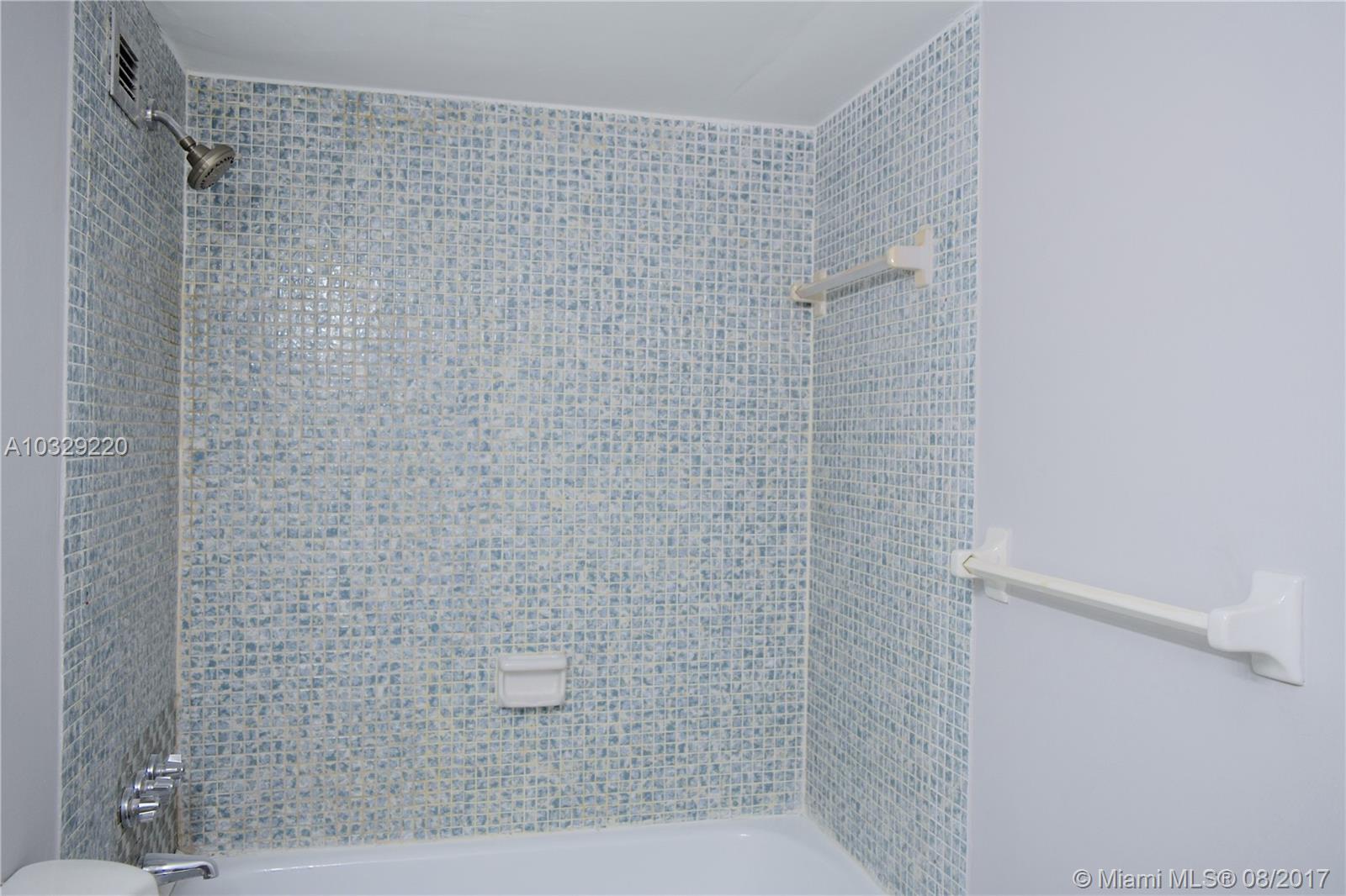 THE ISLANDER CLUB CONDO - Residential Lease