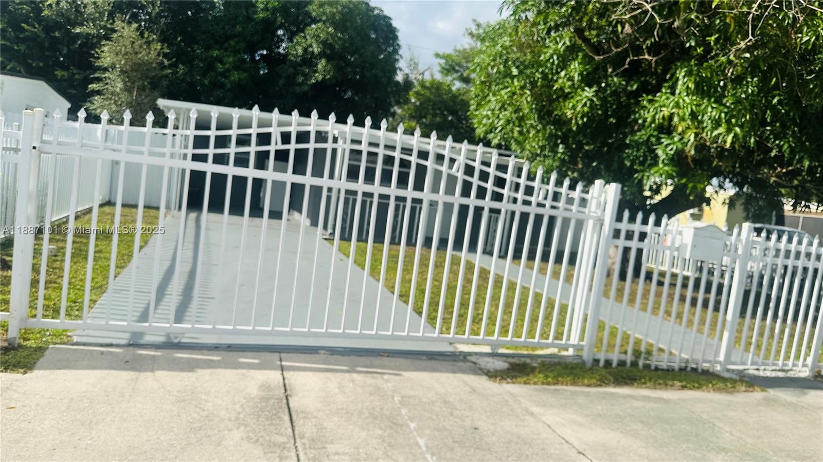 MAGNOLIA GARDENS CONSOLID - Residential